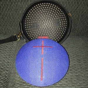 UE Roll Bluetooth speaker with case